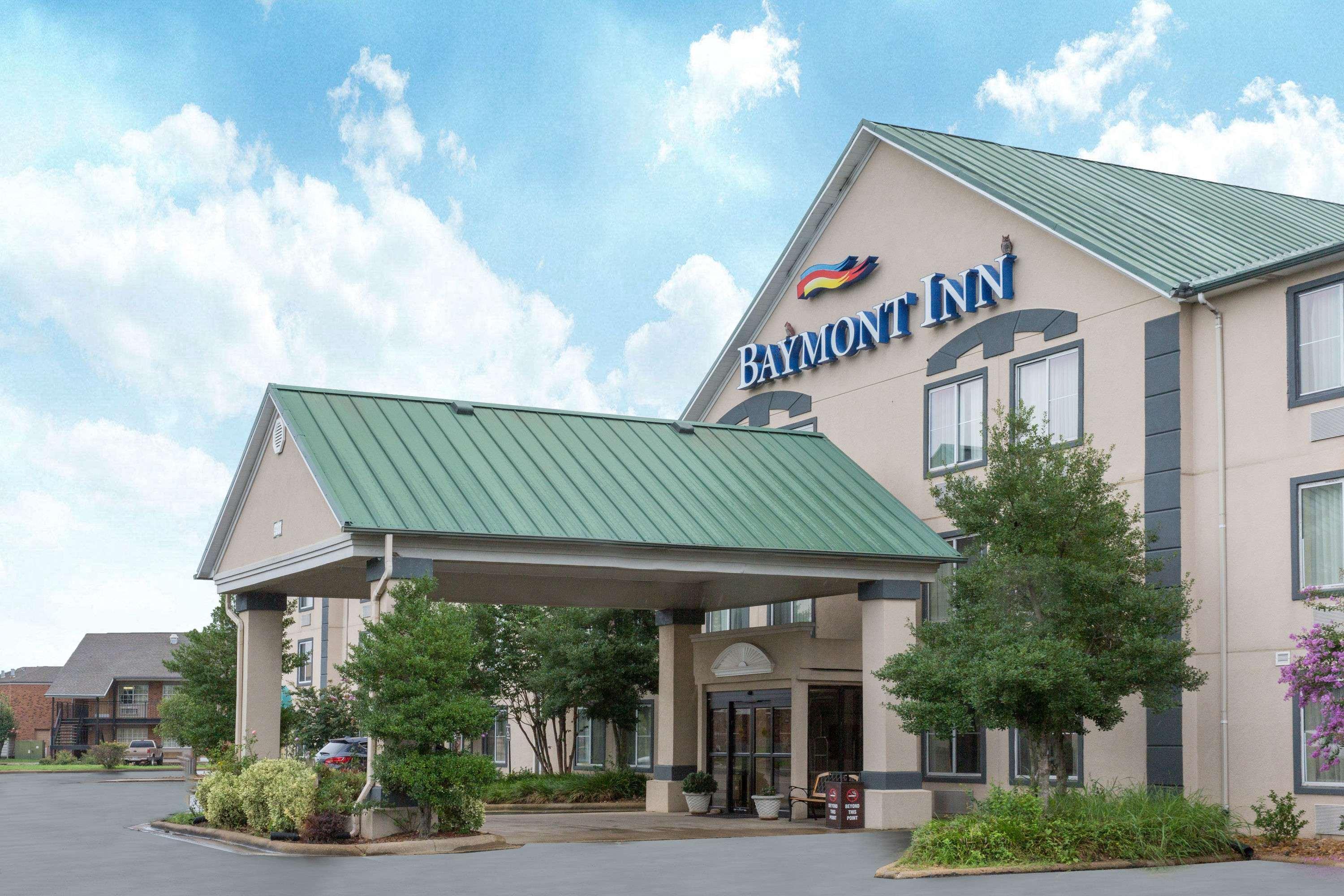 Baymont By Wyndham Jonesboro Hotel Bagian luar foto