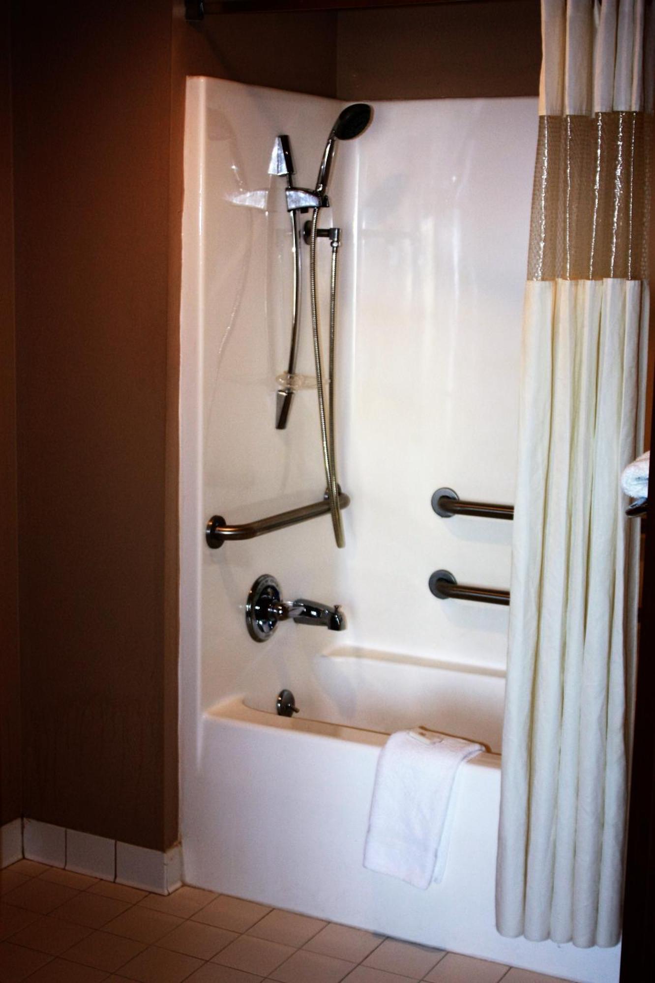 Baymont By Wyndham Jonesboro Hotel Ruang foto