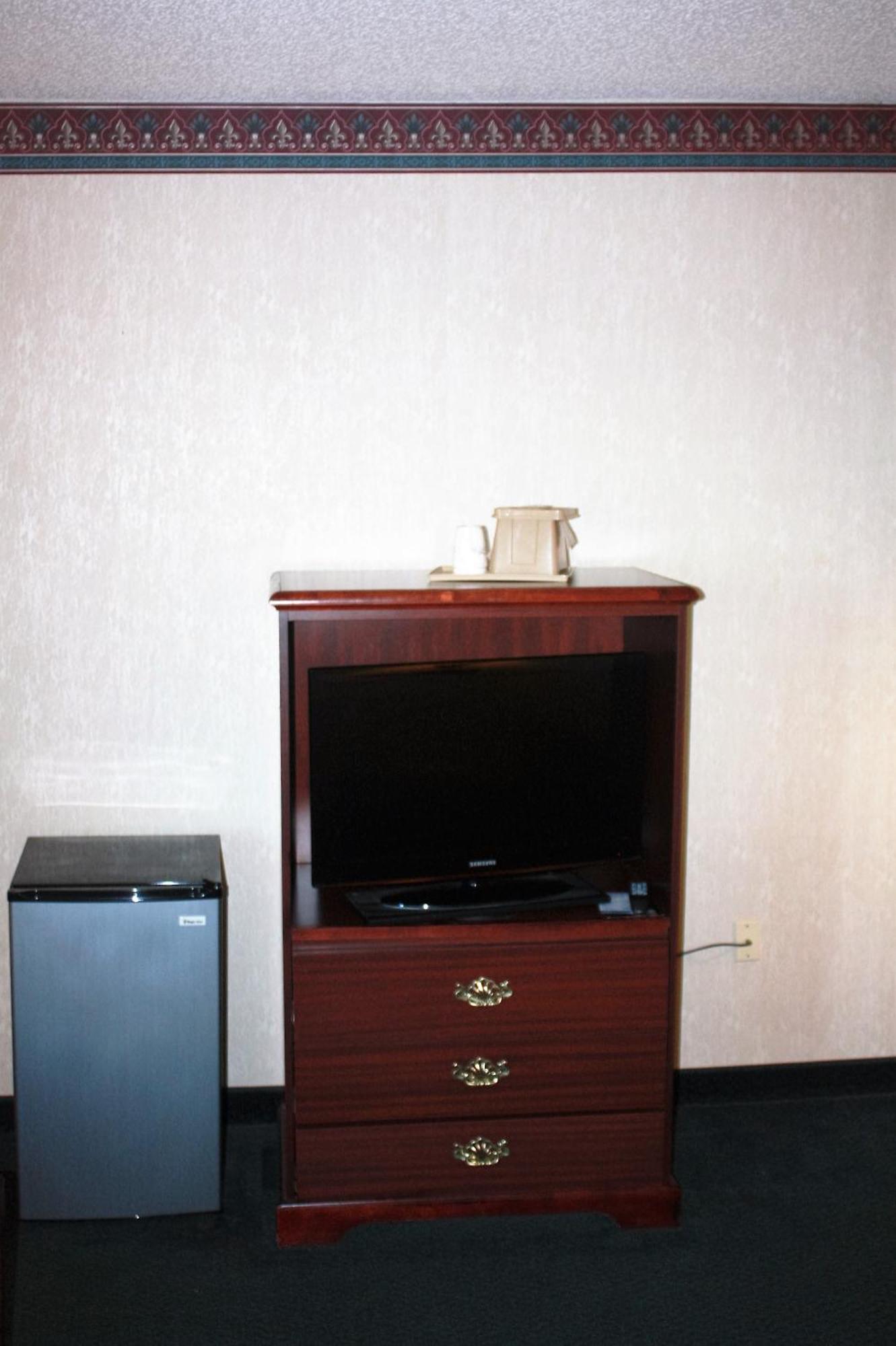 Baymont By Wyndham Jonesboro Hotel Ruang foto